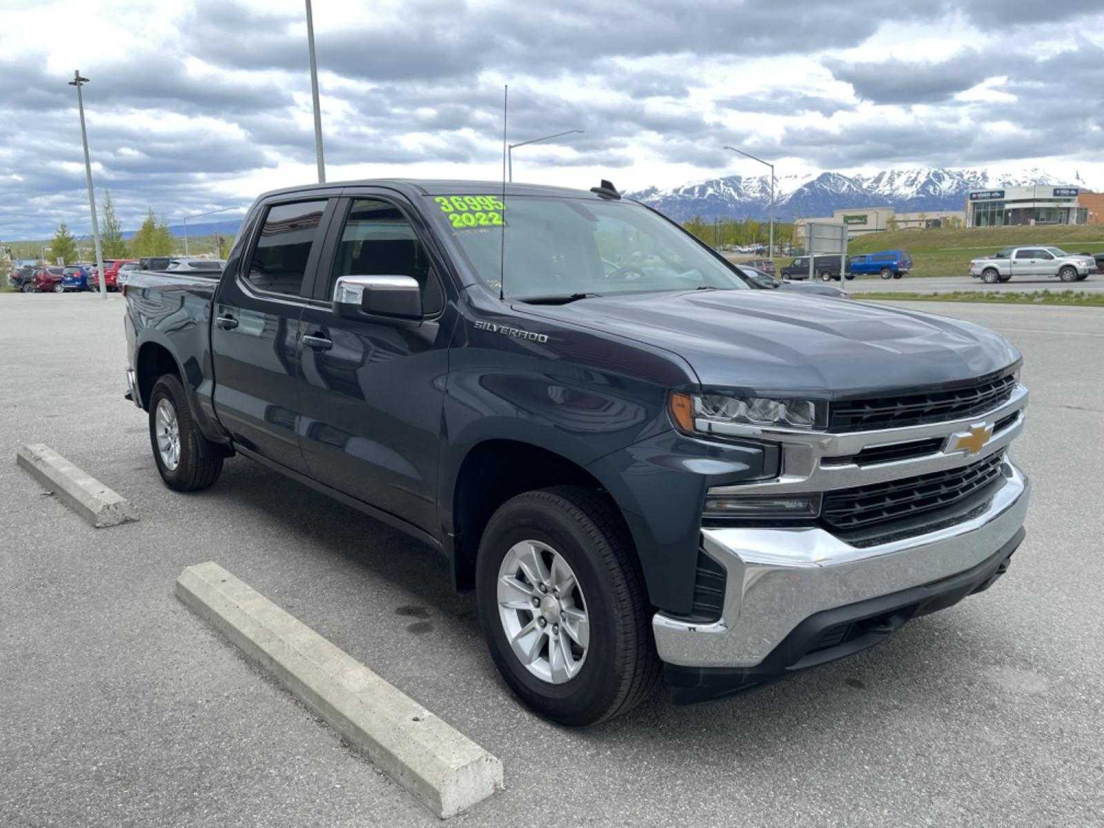 2022 GRAY CHEVROLET SILVERADO 1500 LT (1GCUYDED2NZ) with an 5.3L engine, Automatic transmission, located at 1960 Industrial Drive, Wasilla, 99654, (907) 274-2277, 61.573475, -149.400146 - Photo #4